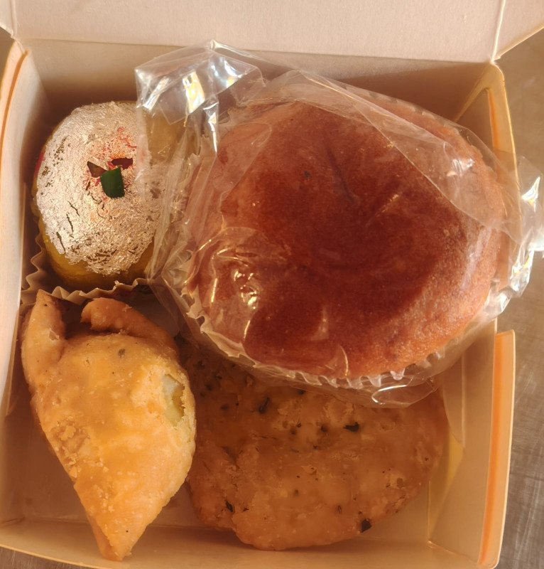 Snacks Box & Refreshment Pack