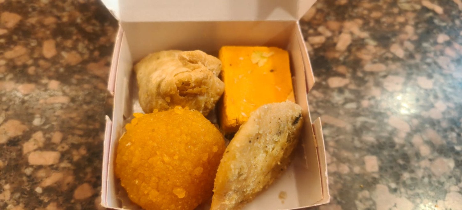 Snacks Box & Refreshment Pack