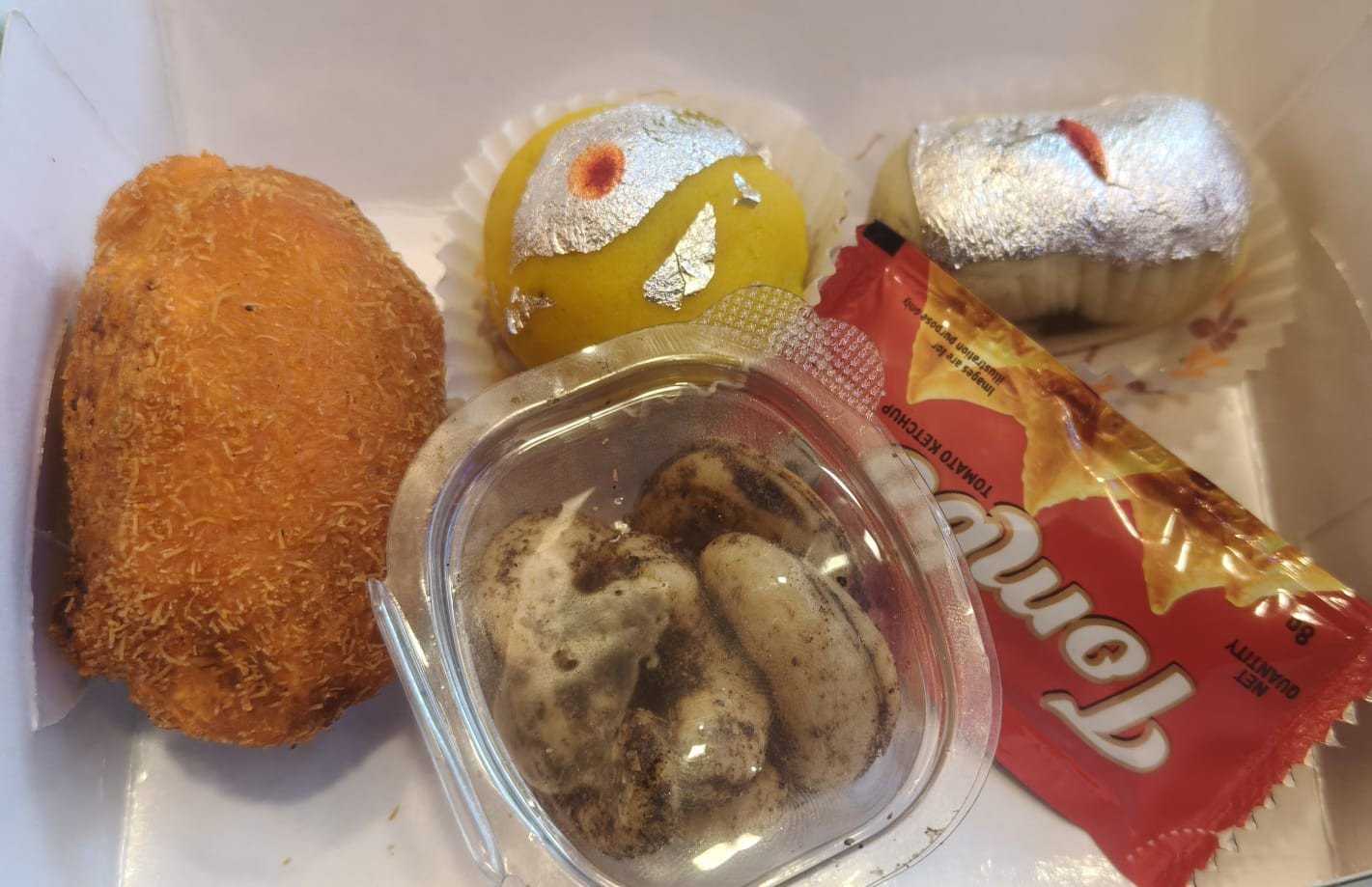 Snacks Box & Refreshment Pack