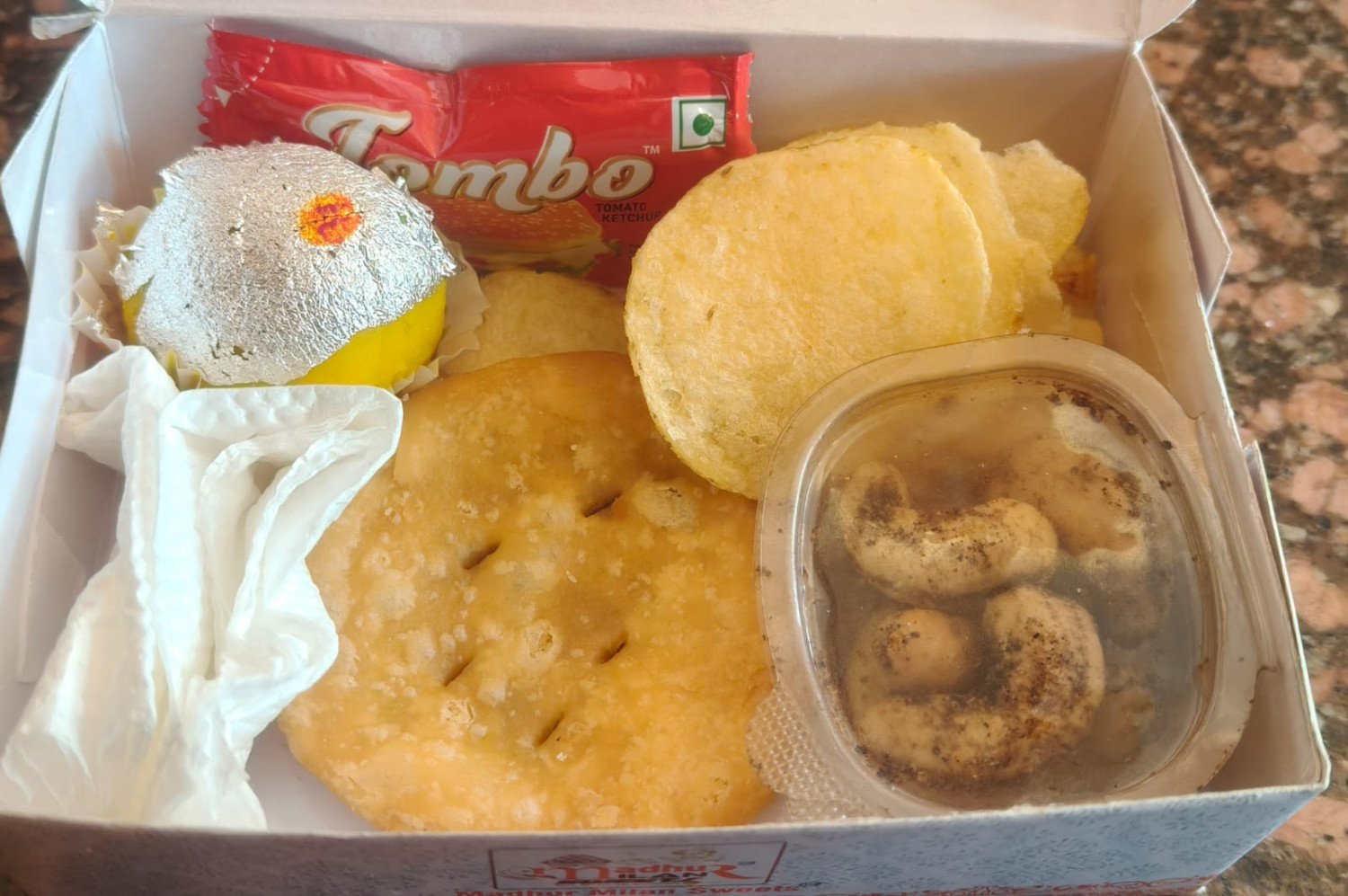 Snacks Box & Refreshment Pack