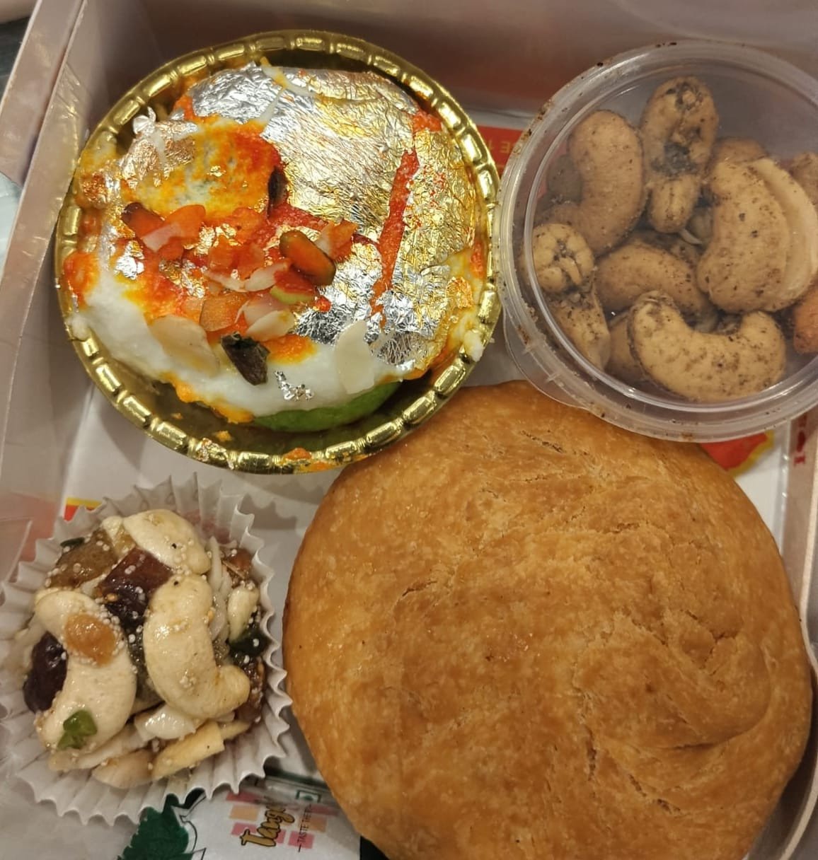 Special Refreshment Box (Dry Fruits)