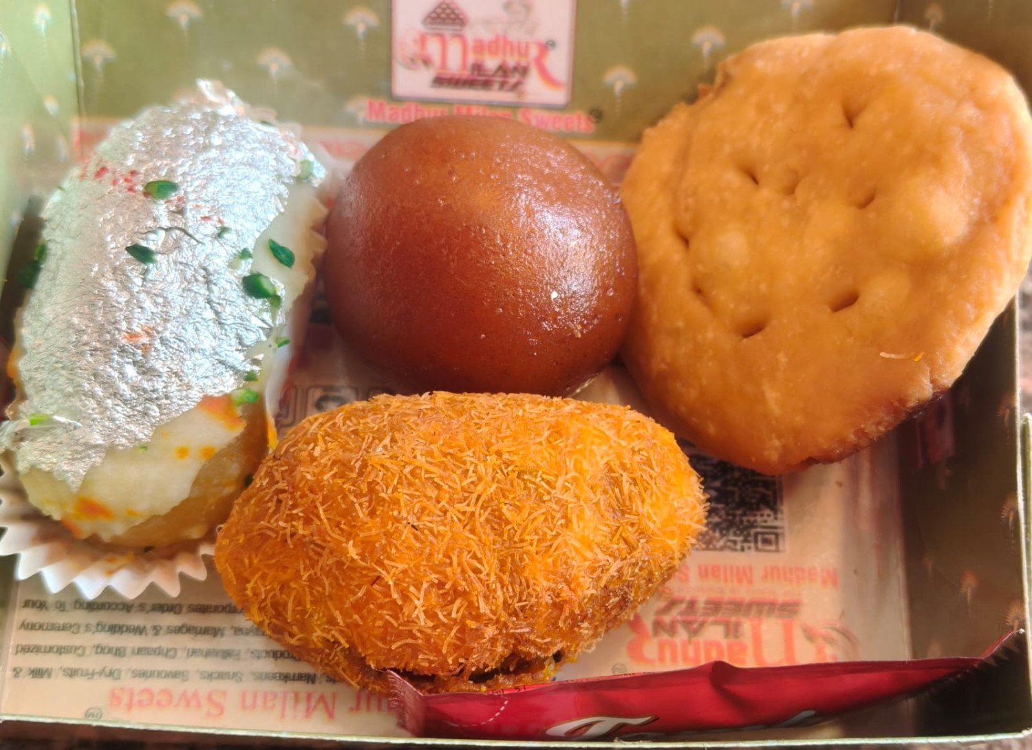 Snacks Box & Refreshment Pack